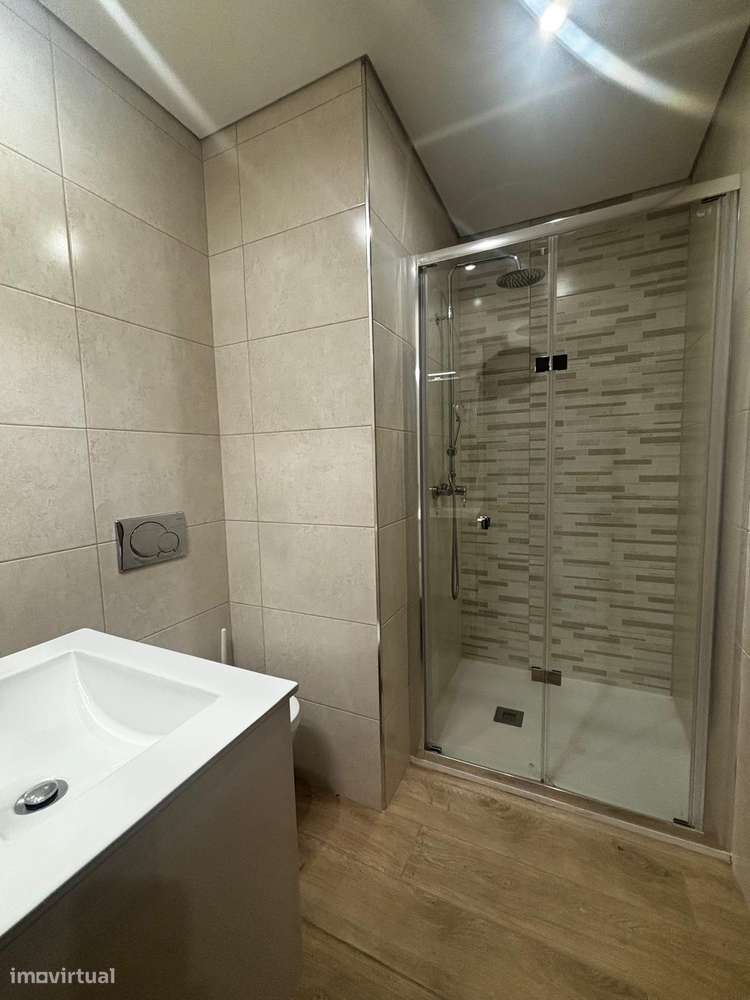 Apartamento T3 Renovado C/ Aquecimento e Garagem - Viseu-12