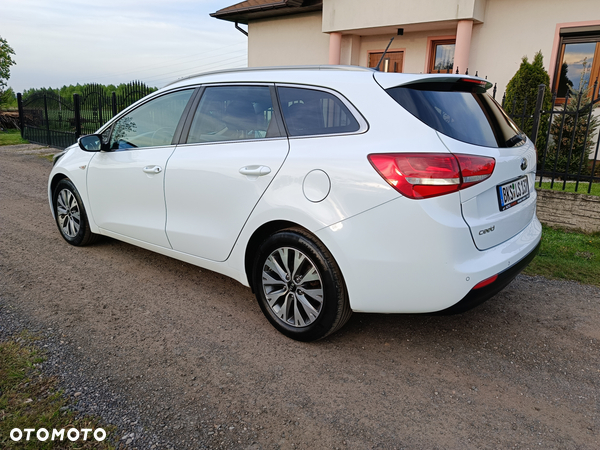 Kia Ceed 1.6 CRDi 136 ISG SW Platinum Edition - 11