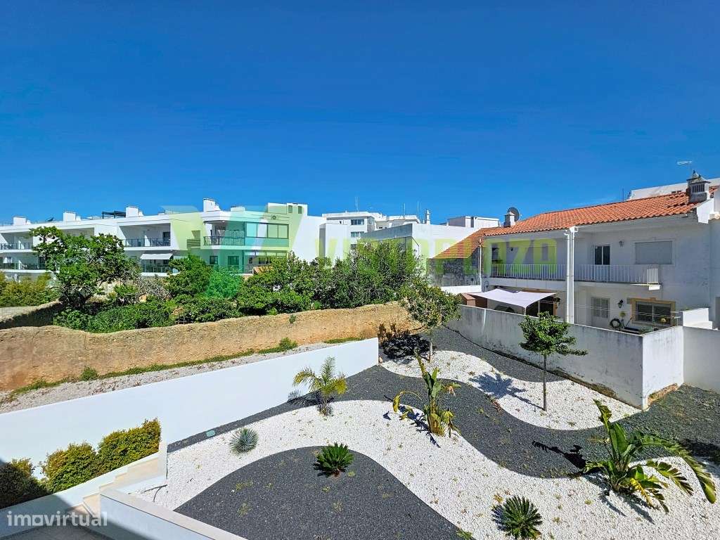 Apartamento T2 em Alvor com Terraço Privativo e Vista Ria de Alvor-24