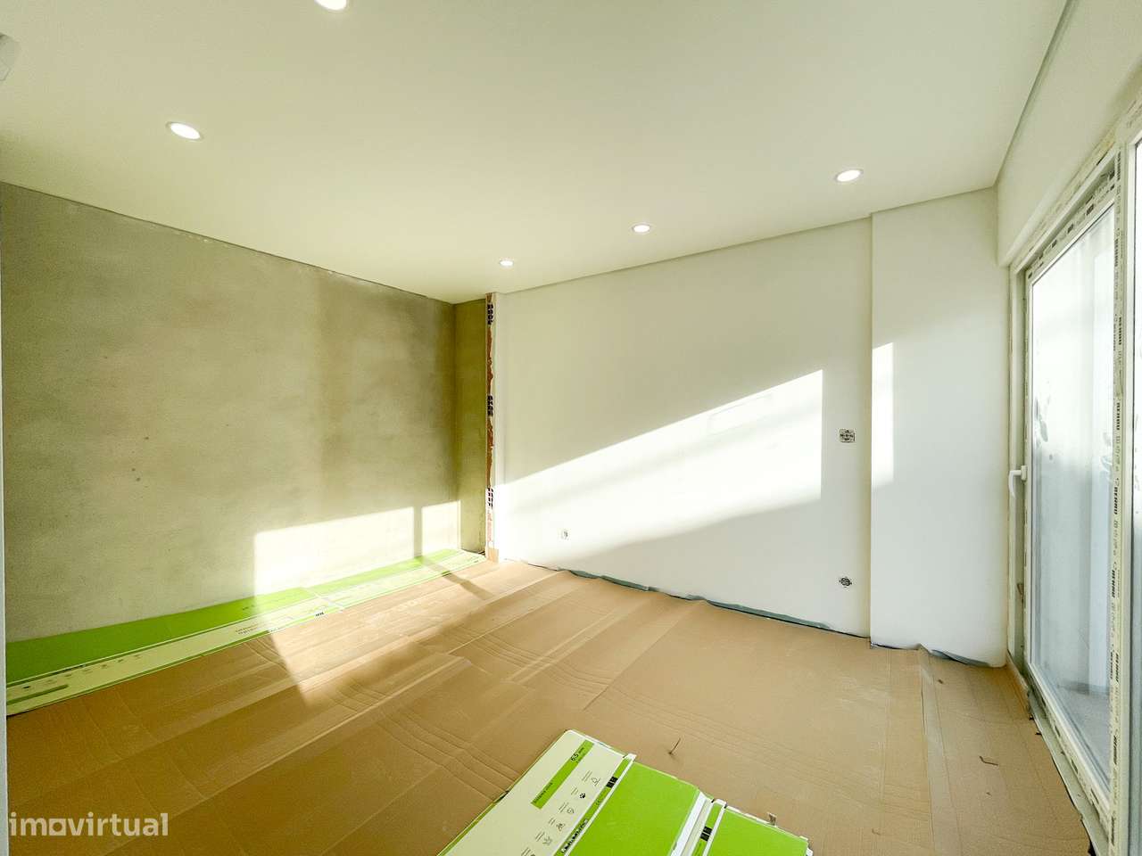 Moradia T4 com Piscina - Santa Iria de Azoia (Bairro da Salvação) - Grande imagem: 3/47