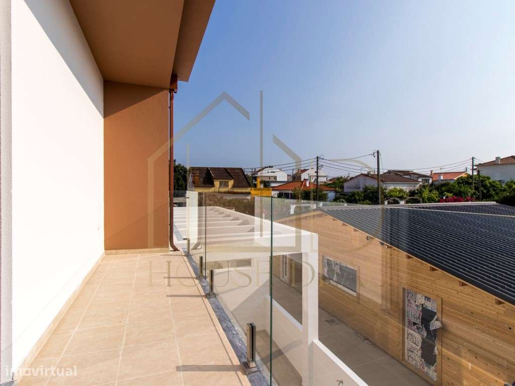 EXCELENTE! Moradia T3 com Pérgola. Pinhal do General. Fernão Ferro-10