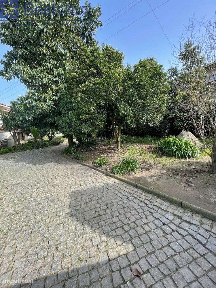 Moradia T4 Isolada - 5 min. Centro Sto. Tirso-5