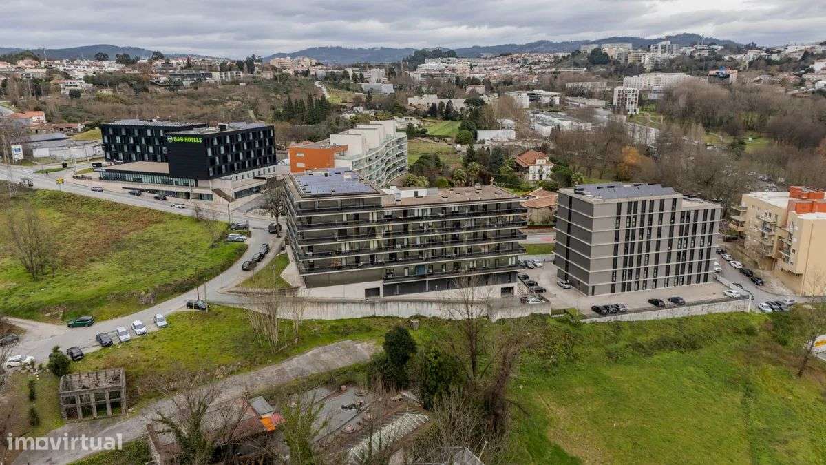 Apartamento T1 Azurém Guimaraes com Varanda Panorâmica-17