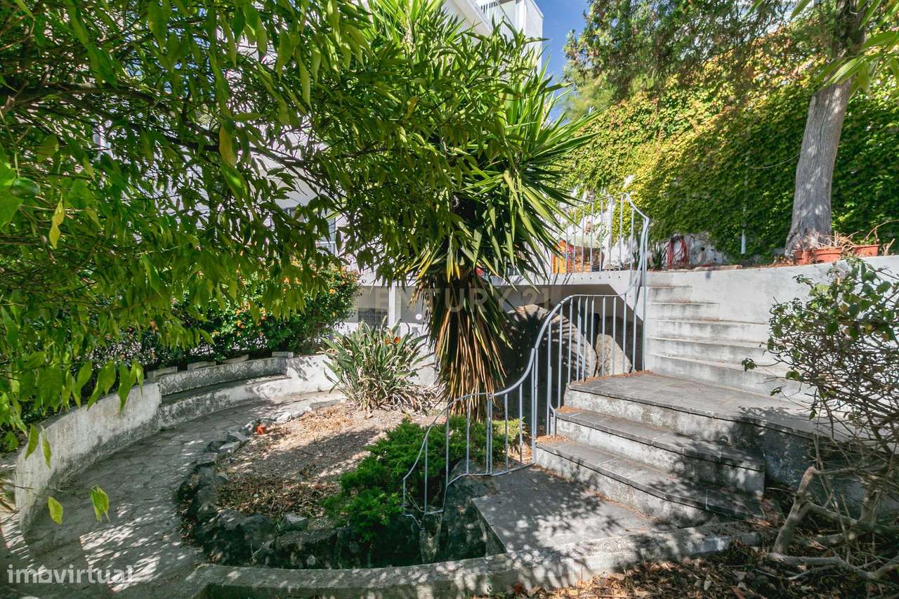 Terreno de 956m2 com duas moradias em Alcântara, Lisboa, uma T4 e T3 - Grande imagem: 5/58