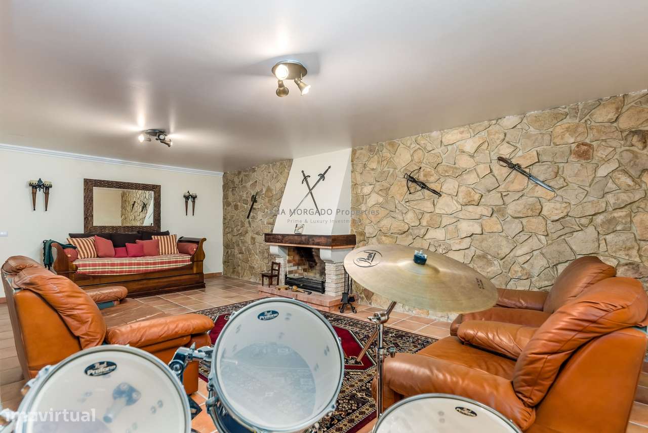 Moradia T4+1 Geminada na Quinta da Beloura — Luminosidade, Conforto e-56