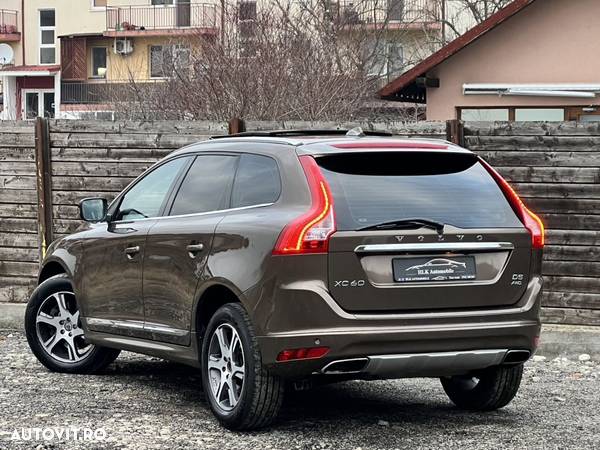 Volvo XC 60 D5 AWD Geartronic Summum - 12