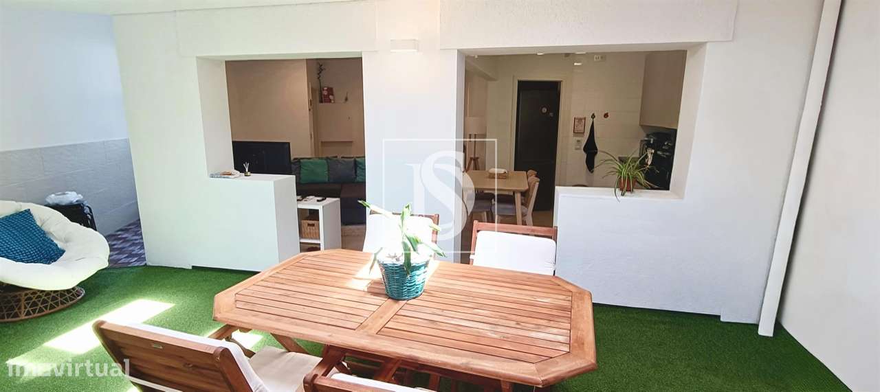 Andar Moradia, T2, Totalmente Renovado, junto à Praia (Lavra)-25