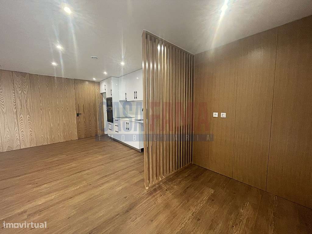 Moradia V3 localizada na 2ª linha do mar em Aver-o-Mar. - Grande imagem: 5/40