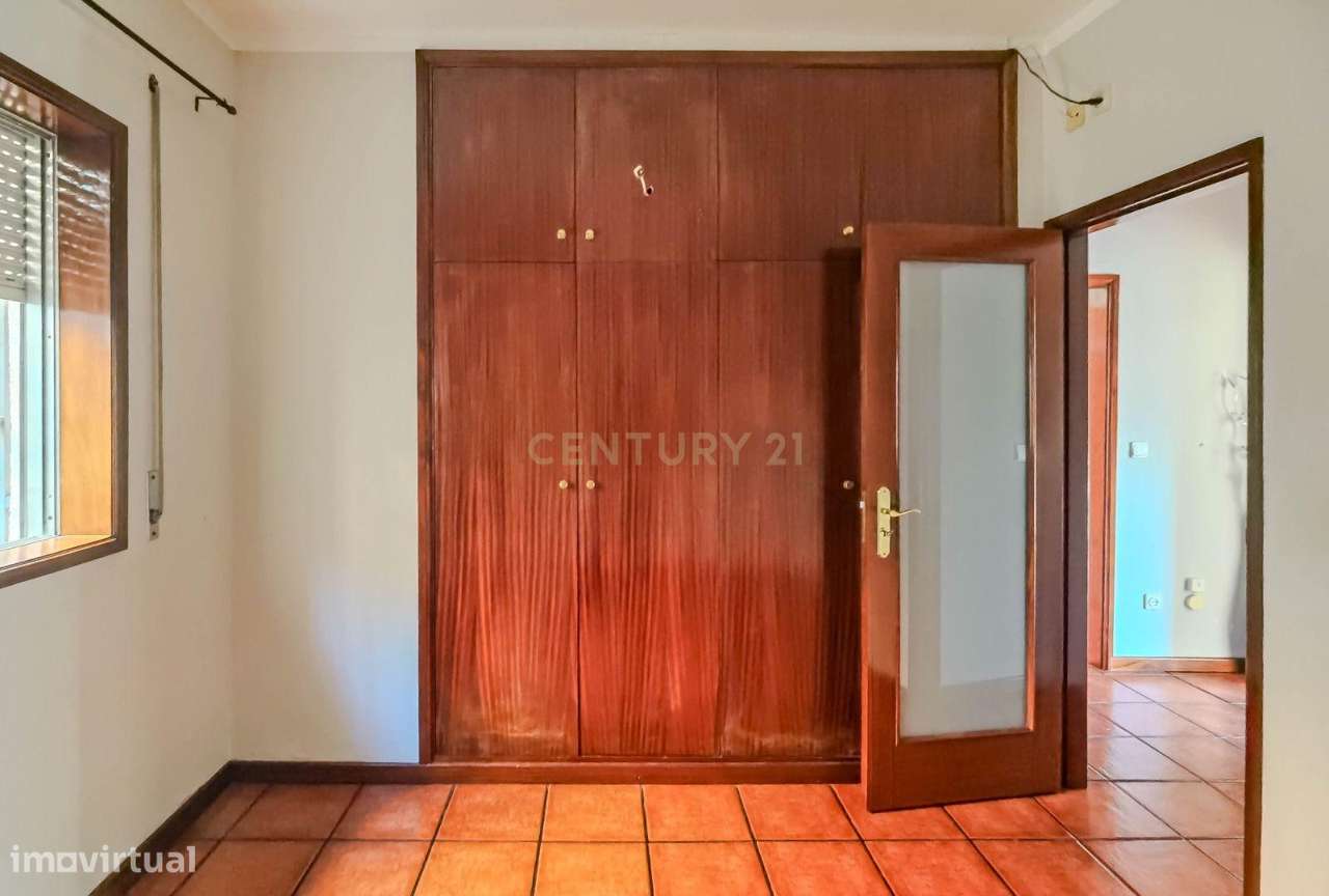 Moradia T2 em São Pedro da Cova ( estrada D. Miguel) - Grande imagem: 5/19