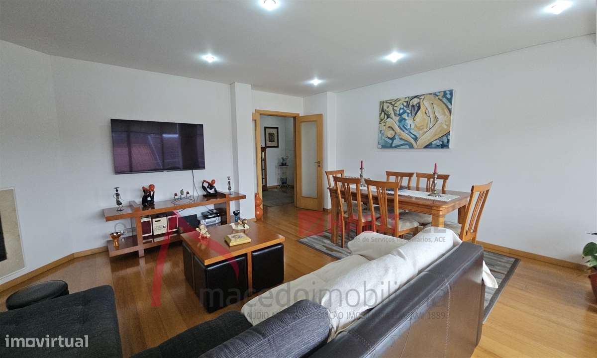 Apartamento T3 com 2 frentes e varandas em Ferreiros – Braga  O Seu Ap-19