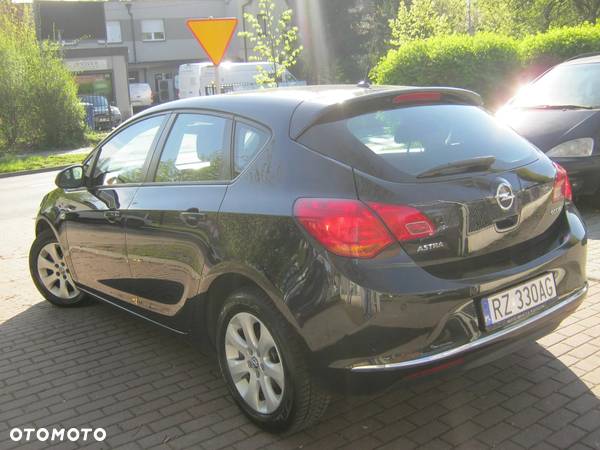 Opel Astra IV 1.4 T Energy EU6 - 11