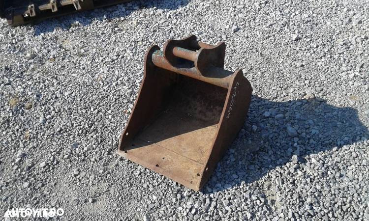 Cupa pentru miniexcavator cu greutatea de 3 - 3,5 tone - 1