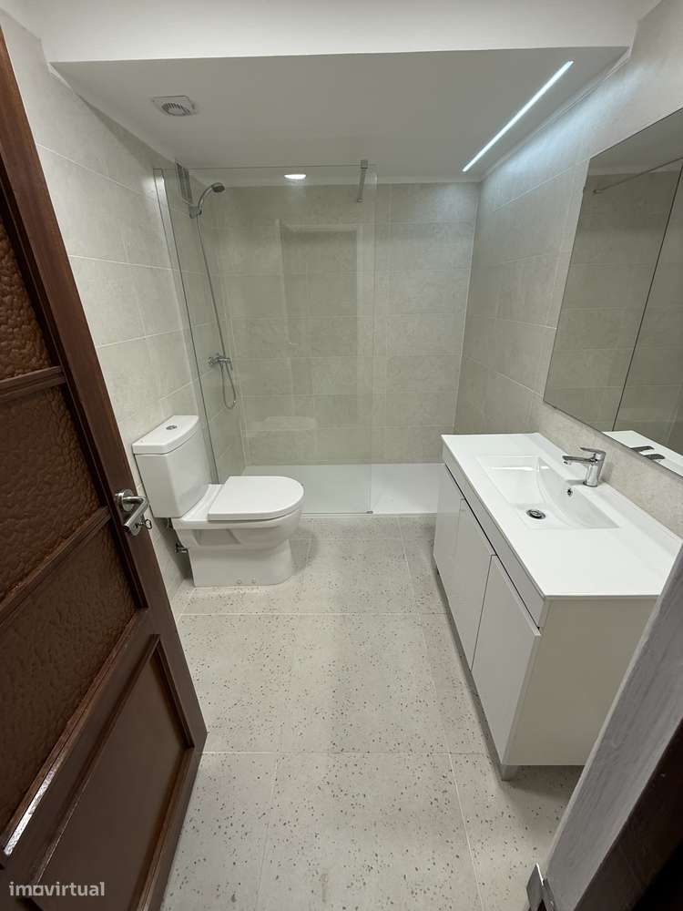 Apartamento totalmente remodelado e mobilado. - Grande imagem: 5/6