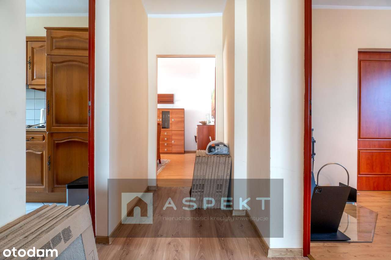 Wolnostojący, jednorodzinny, duża działka-18