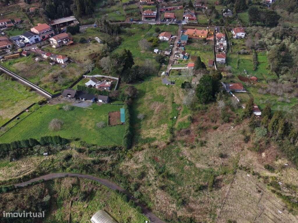 Moradia com terreno de 1.2 ha - Santo da Serra-4