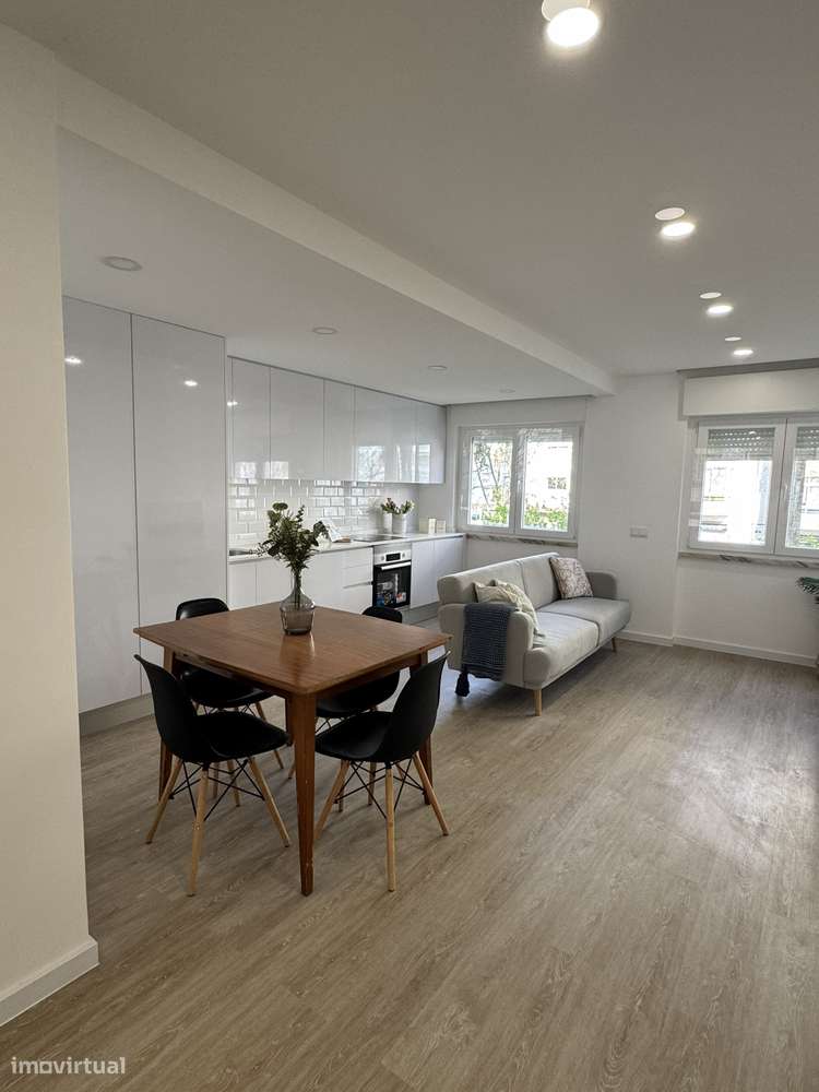 Apartamento T3 - Totalmente Remodelado Pronto a Habitar - Grande imagem: 2/12