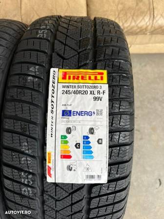 vând set anvelope 245/40/20-275/35/20 Pirelli de iarnă runflat noi - 2