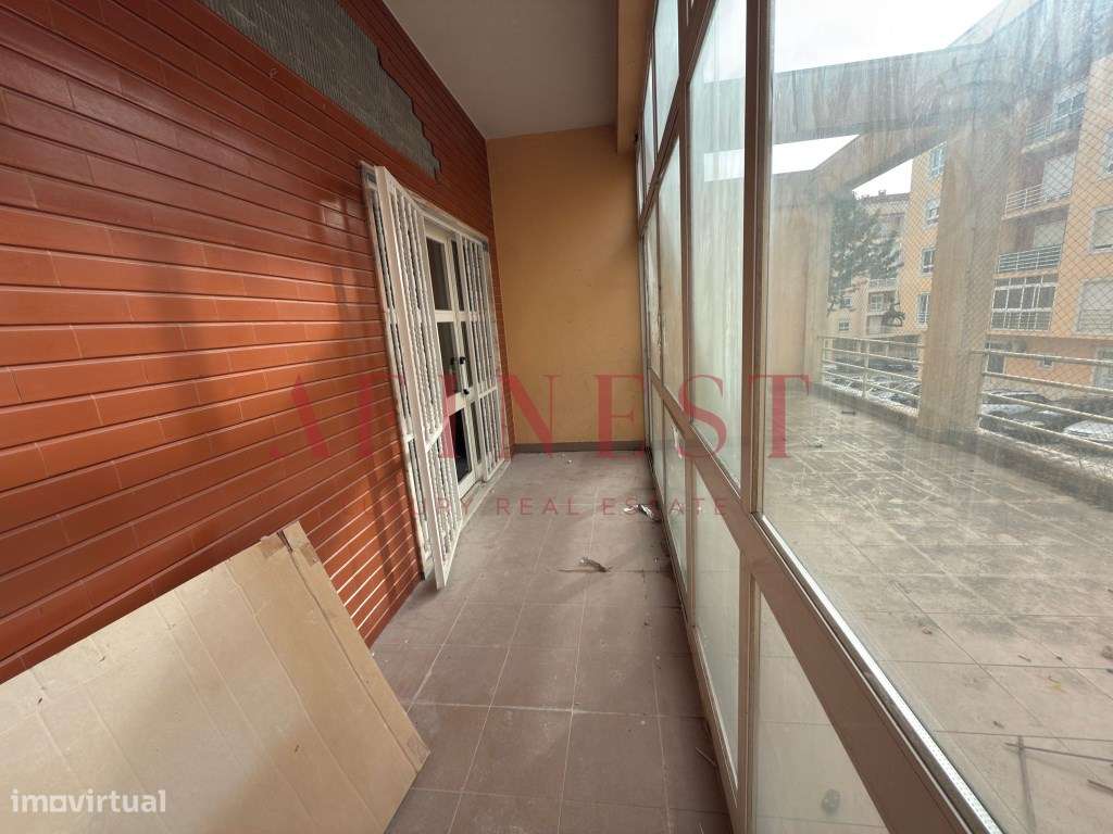 Apartamento T2 Renovado com Terraço - Grande imagem: 5/15