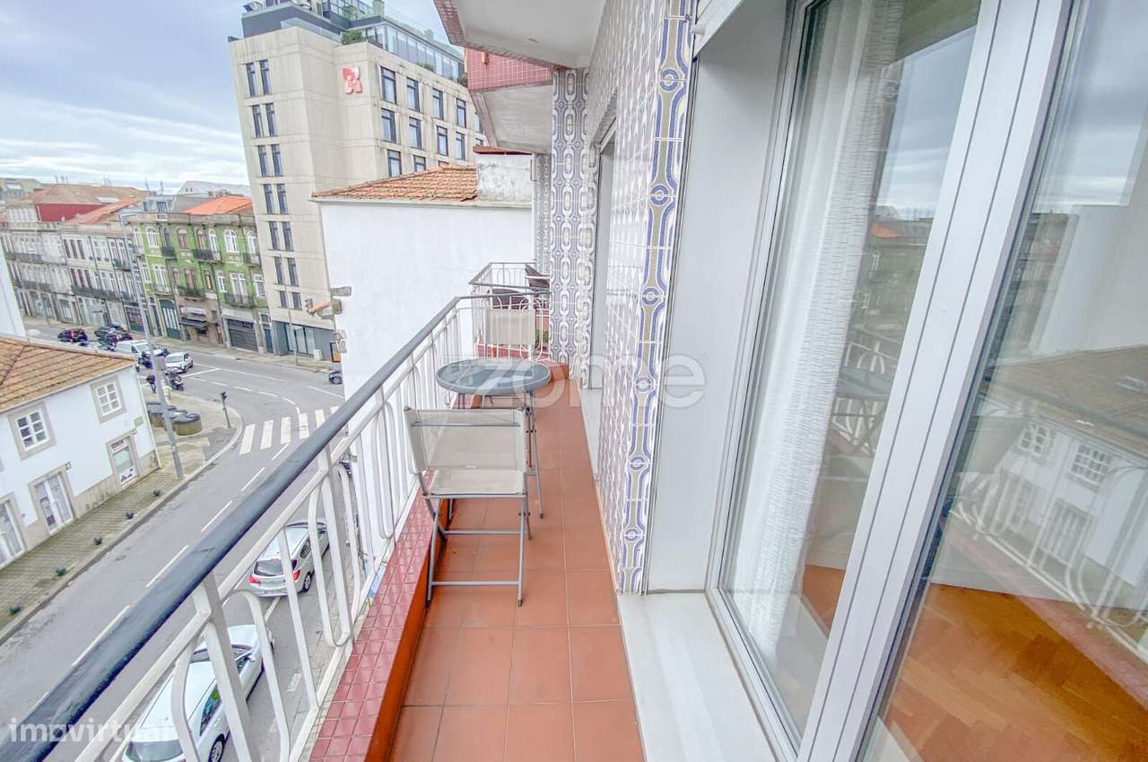 Apartamento luminoso T2+1 com varanda na Avenida Rodrigues de Freitas-30