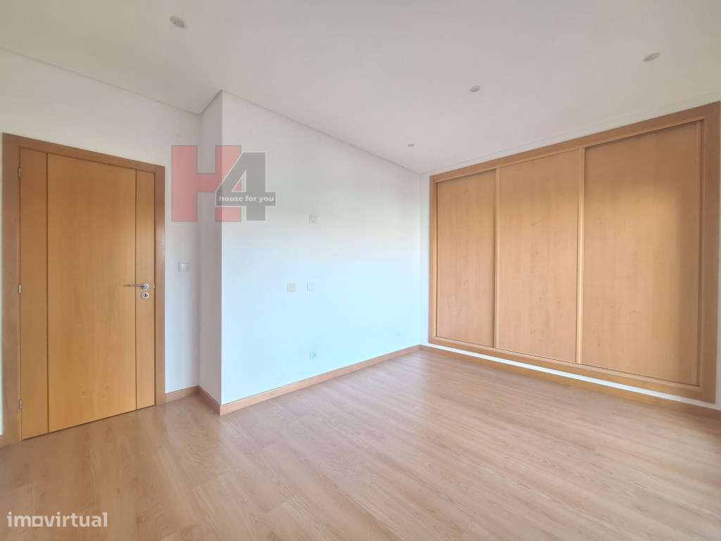 Apartamento T3 Colinas Cruzeiro com 150 m² e 4 lugares de parqueamento-15