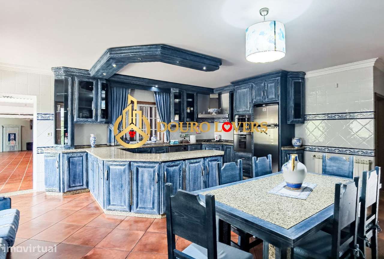 Moradia T4 com Piscina e Jardim em Ferreira - Paços de Ferreira-13