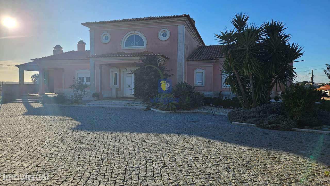 Majestosa Moradia de 300m2 a 15 minutos de Caldas da Rainha - Grande imagem: 2/32