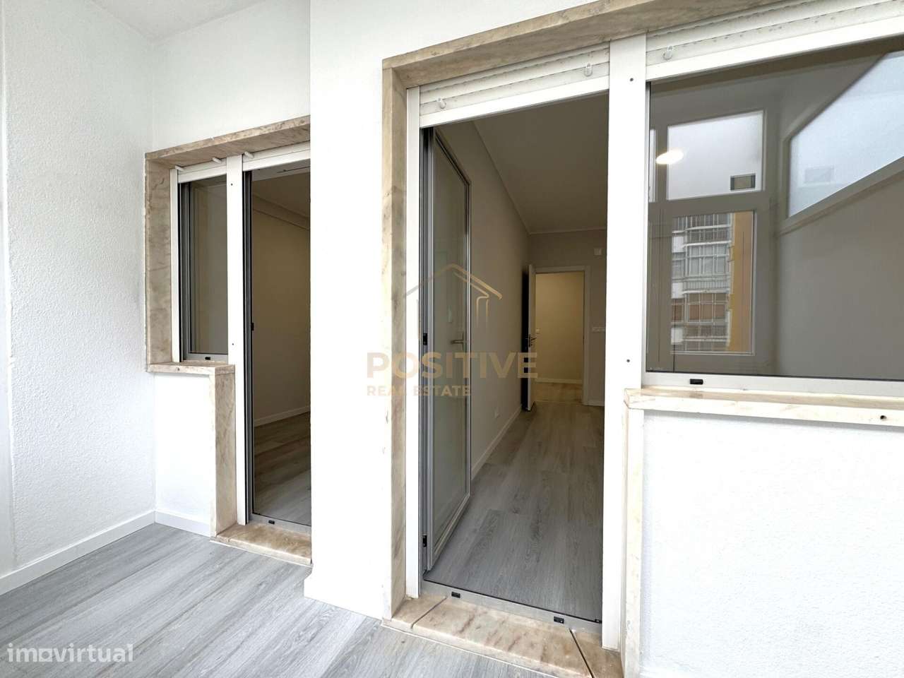 Apartamento T2 c/2 WC's em Oeiras-33