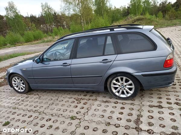 BMW Seria 3 318i Touring - 4