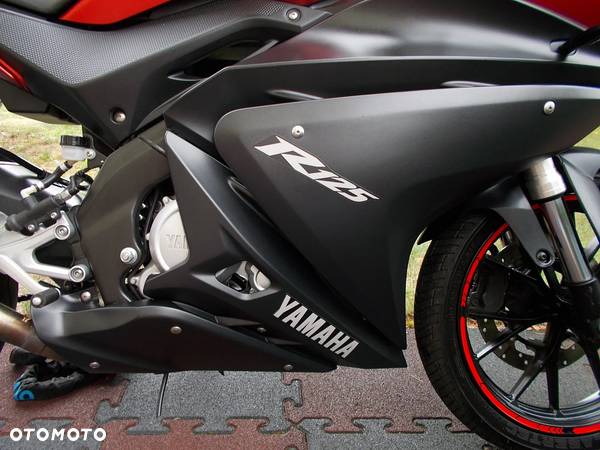 Yamaha YZF - 12