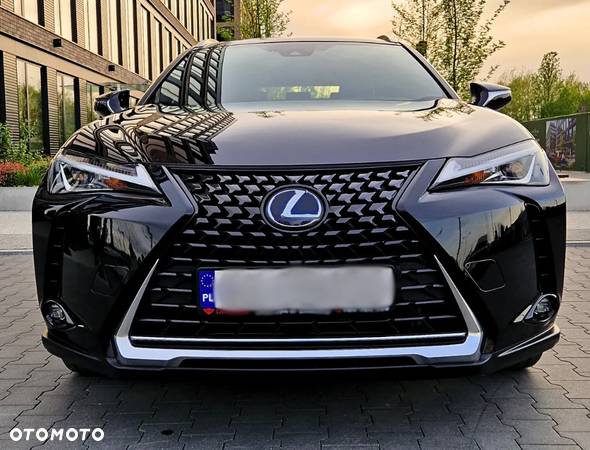 Lexus UX - 4