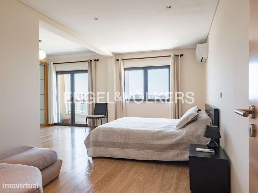 Exclusivo Duplex T2+1 com Terraço Privativo e Vista Panorâmica-14