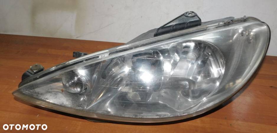 lampa  lewa przód PEUGEOT 206 LIFT  EUROPA - 1