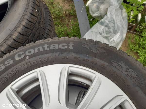 Koła zimowe Audi Q3 Q-3 6,5Jx16H2 ET 33 8U0601025 215/65R16 98H Continental Cross Contact Winter - 6