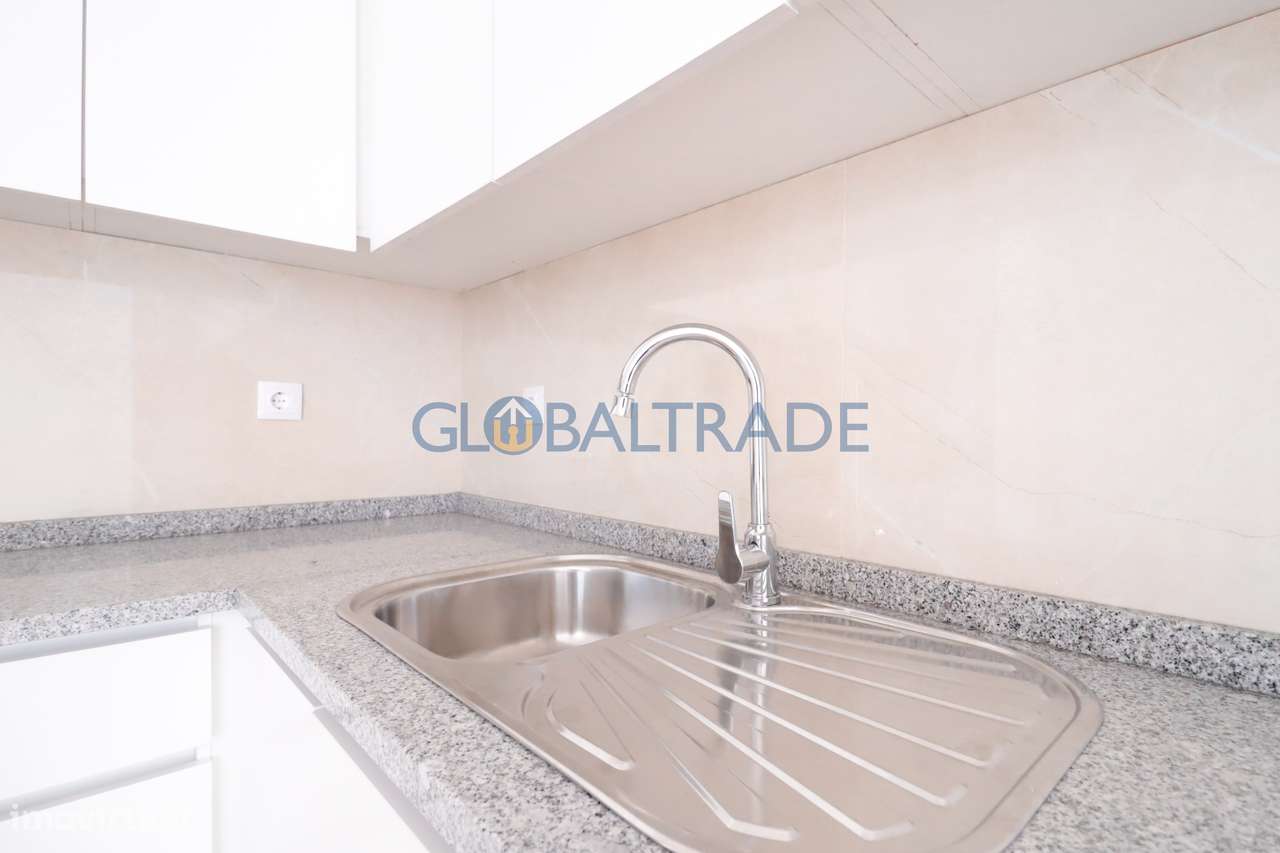 Apartamento T2 Renovado & Equipado em Baguim do Monte - Grande imagem: 4/36