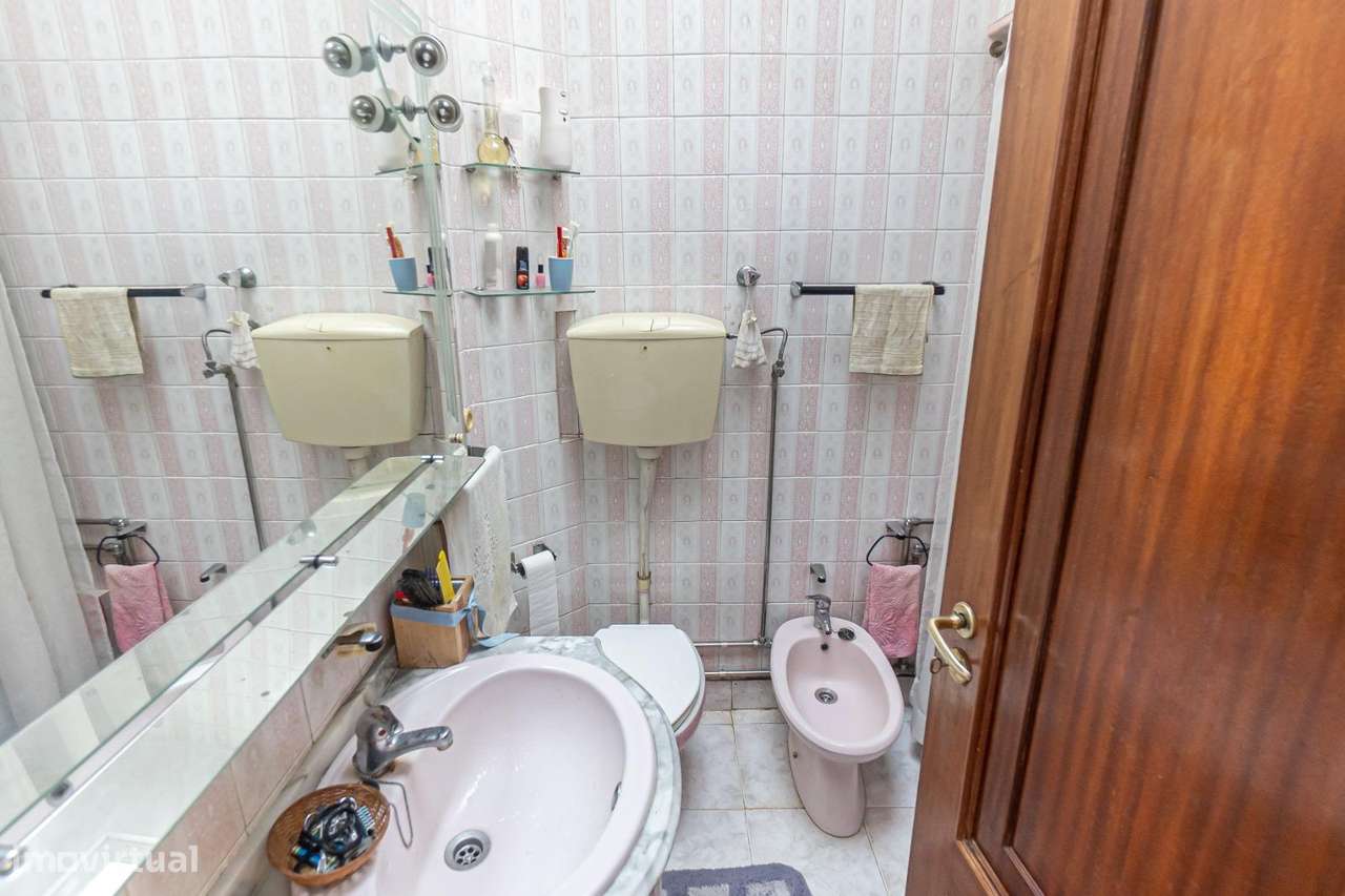 Casa c/ História e Potencial Extraordinário, Zona Tradicional do Porto-16