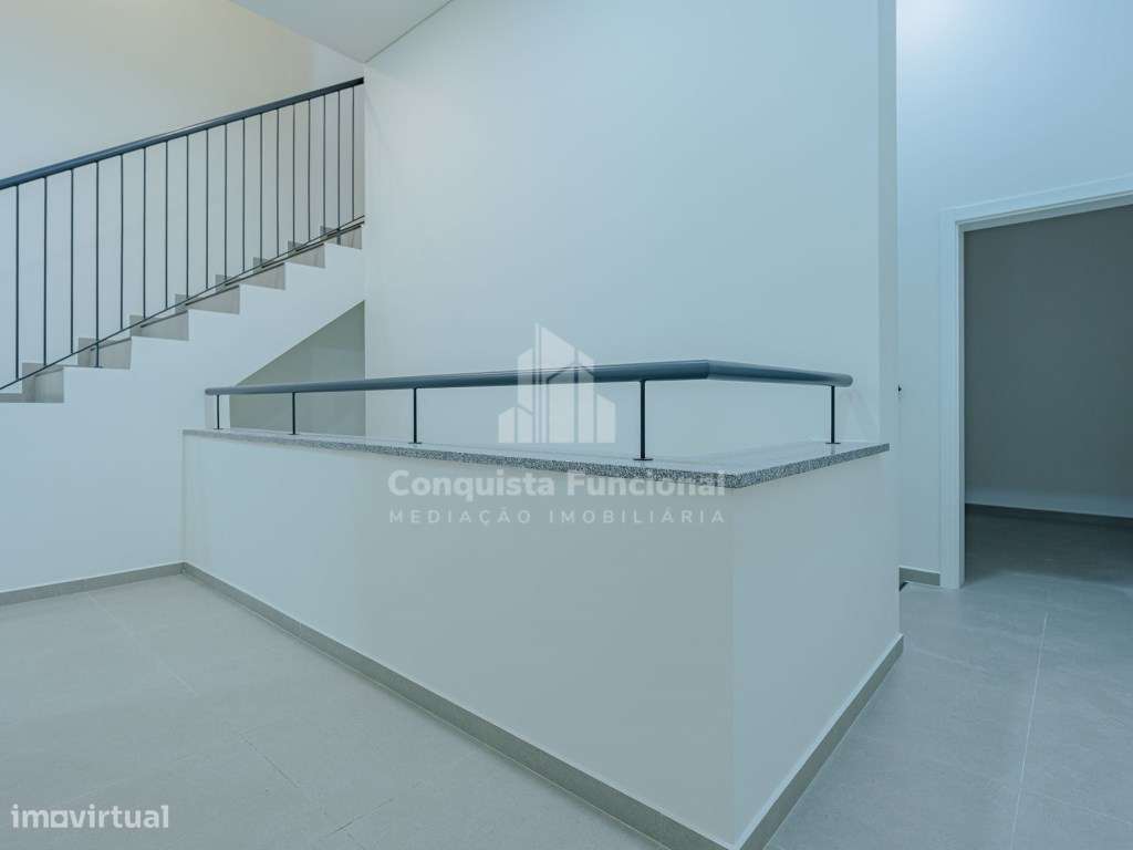 Pavilhão Industrial Moderno - Z.I. Vila Maior, S.M. Feira-6