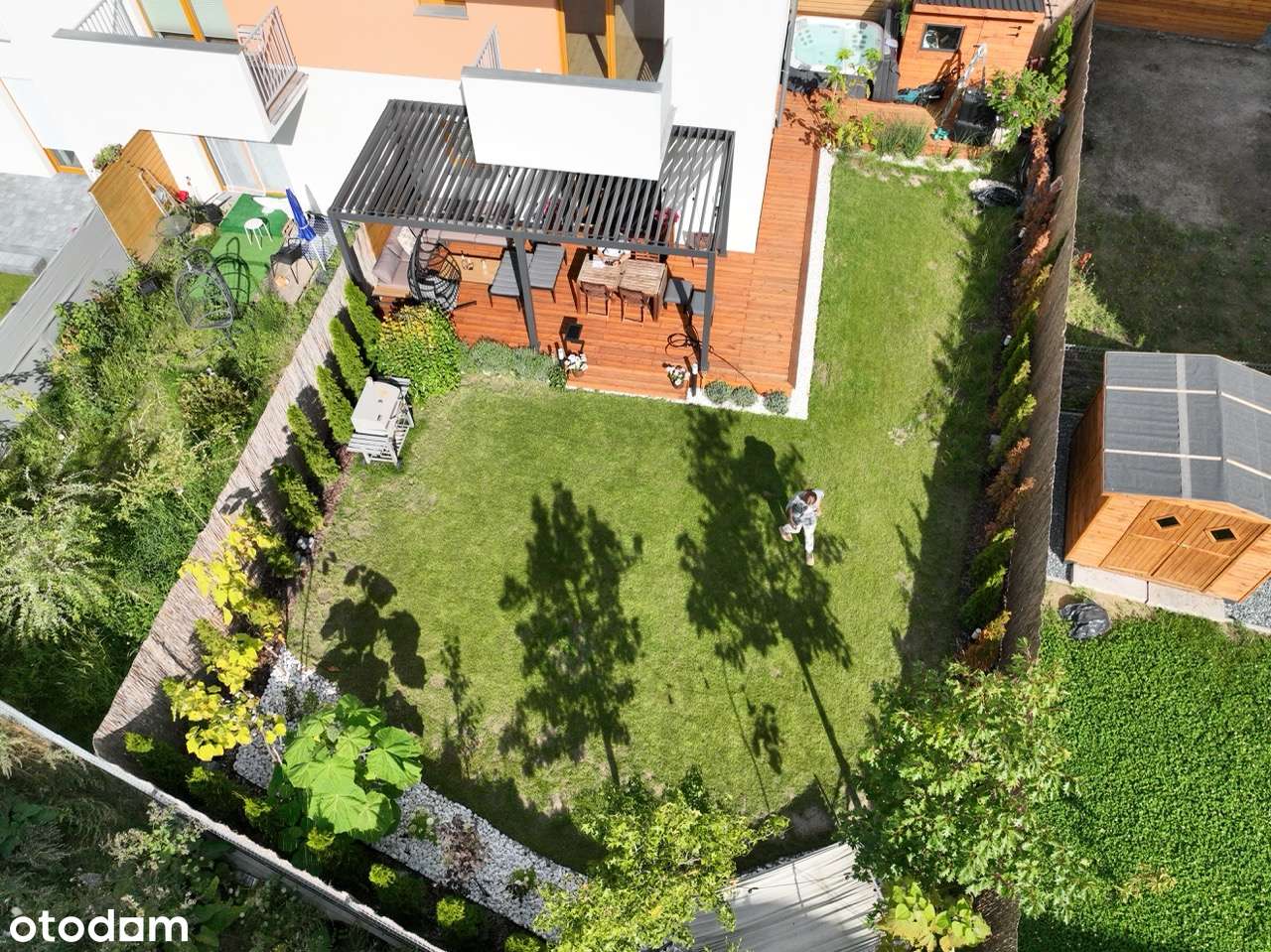 Bardzo zadbane mieszkanie z dużym ogrodem i jacuzzi-11