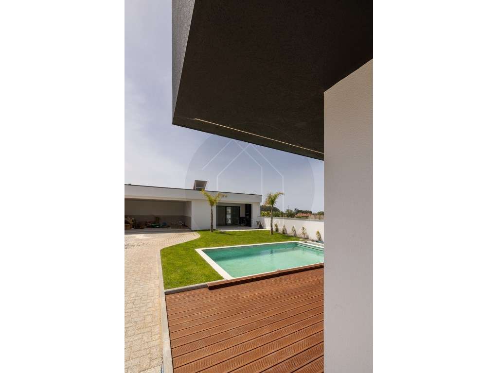 Moradia T4 com Piscina, design moderno, em Vila Nova de Gaia-50