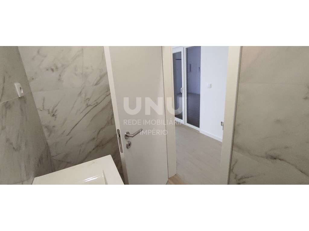 MORADIA PREMIUM TRIPLEX 5 ASSOALHADAS em Fernão Ferro 3 WC-34
