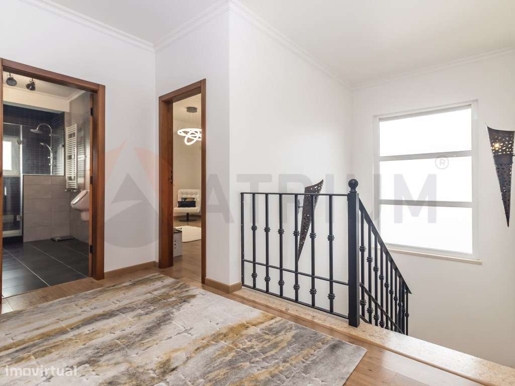 Exclusiva Moradia T6 com Quintinha, Piscina e Elevado Potencial de ...-36