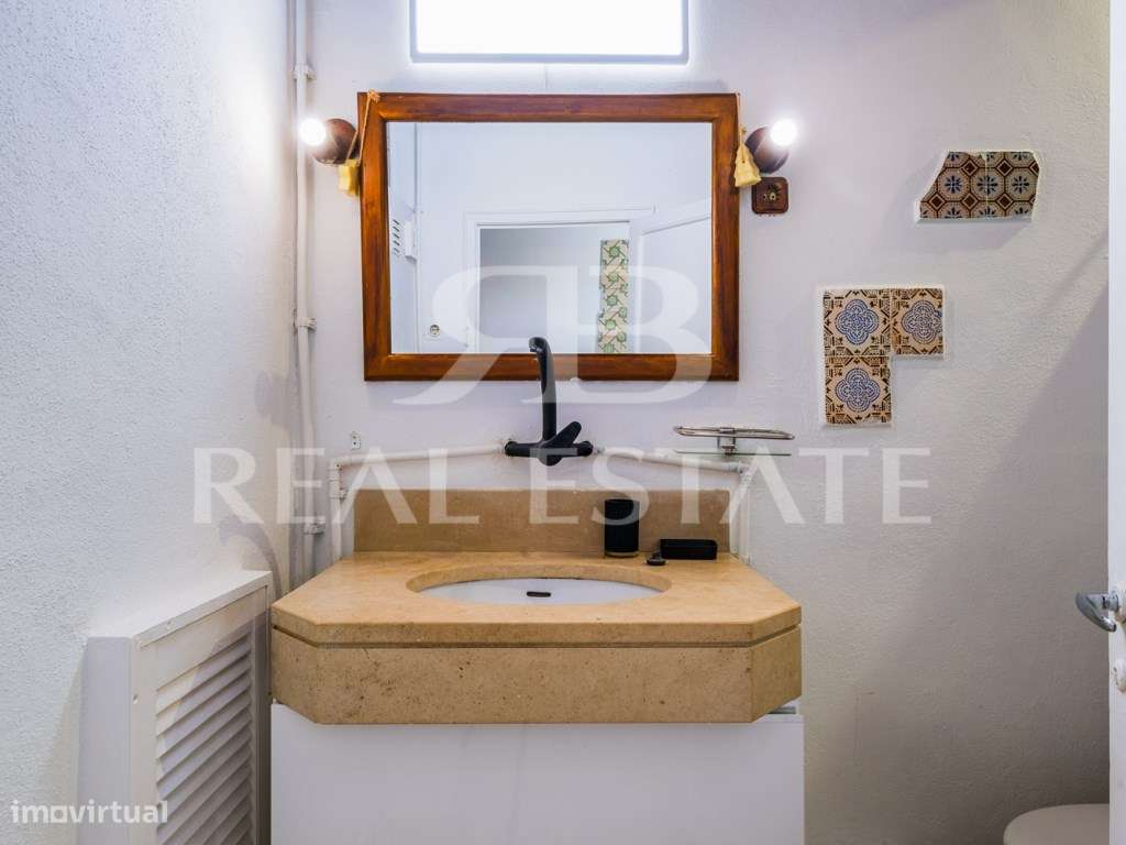 T1 - Chiado, Santa Catarina, centro de Lisboa.-7