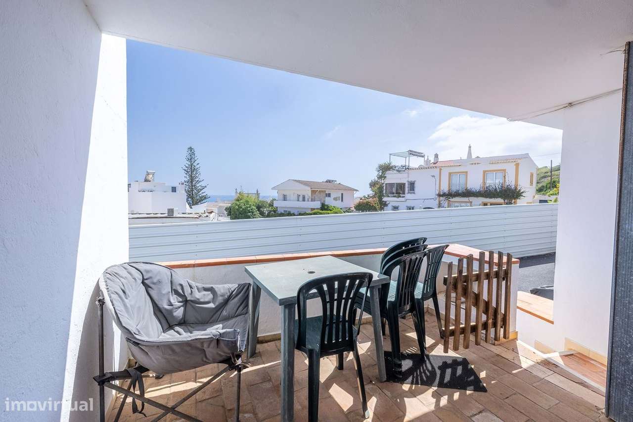 MORADIA TÉRREA COM 3 QUARTOS NO CORAÇÃO DA PRAIA DA LUZ-20