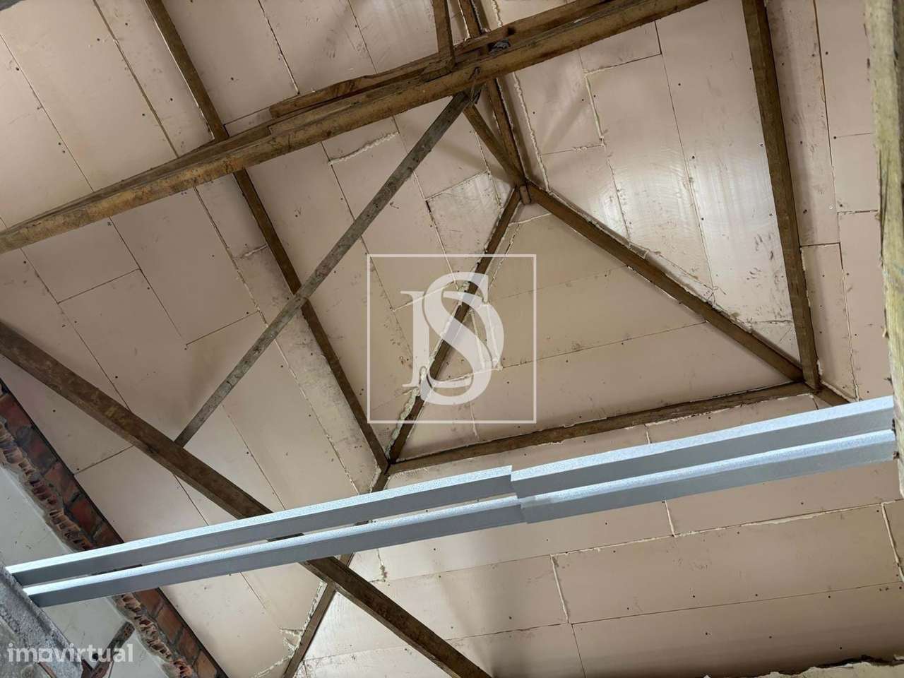 Moradias em Banda com Garagem Box – Viva com Conforto e Comodidade-13