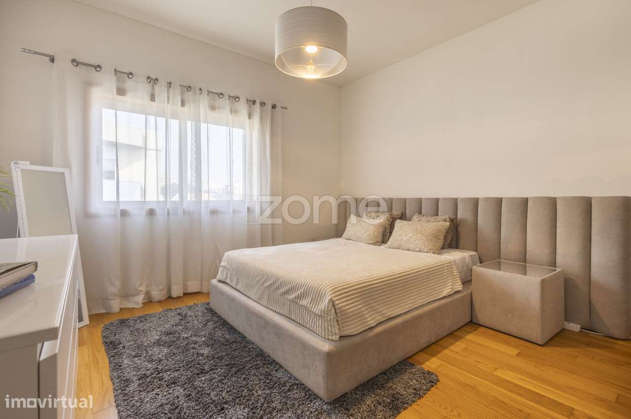 T2 Com Varanda Garagem E Arrumos Condominio Fechado Jardim Canidelo