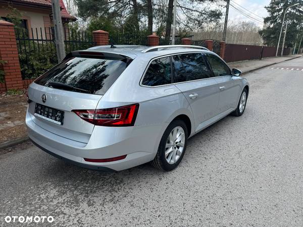 Skoda Superb 2.0 TDI DSG Style - 22