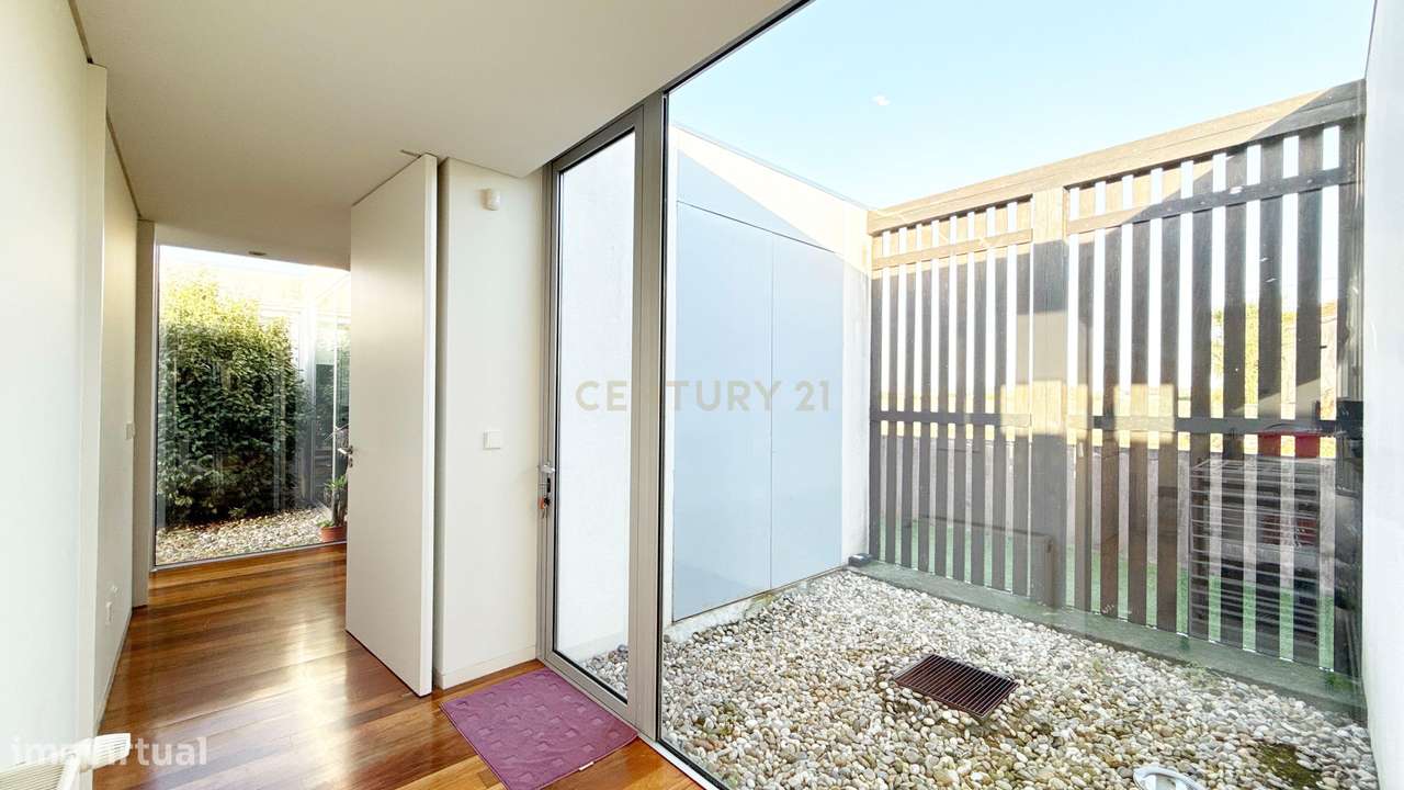 Moradia Térrea de Luxo com Piscina Aquecida e Jacuzzi a 2 km da Praia-23