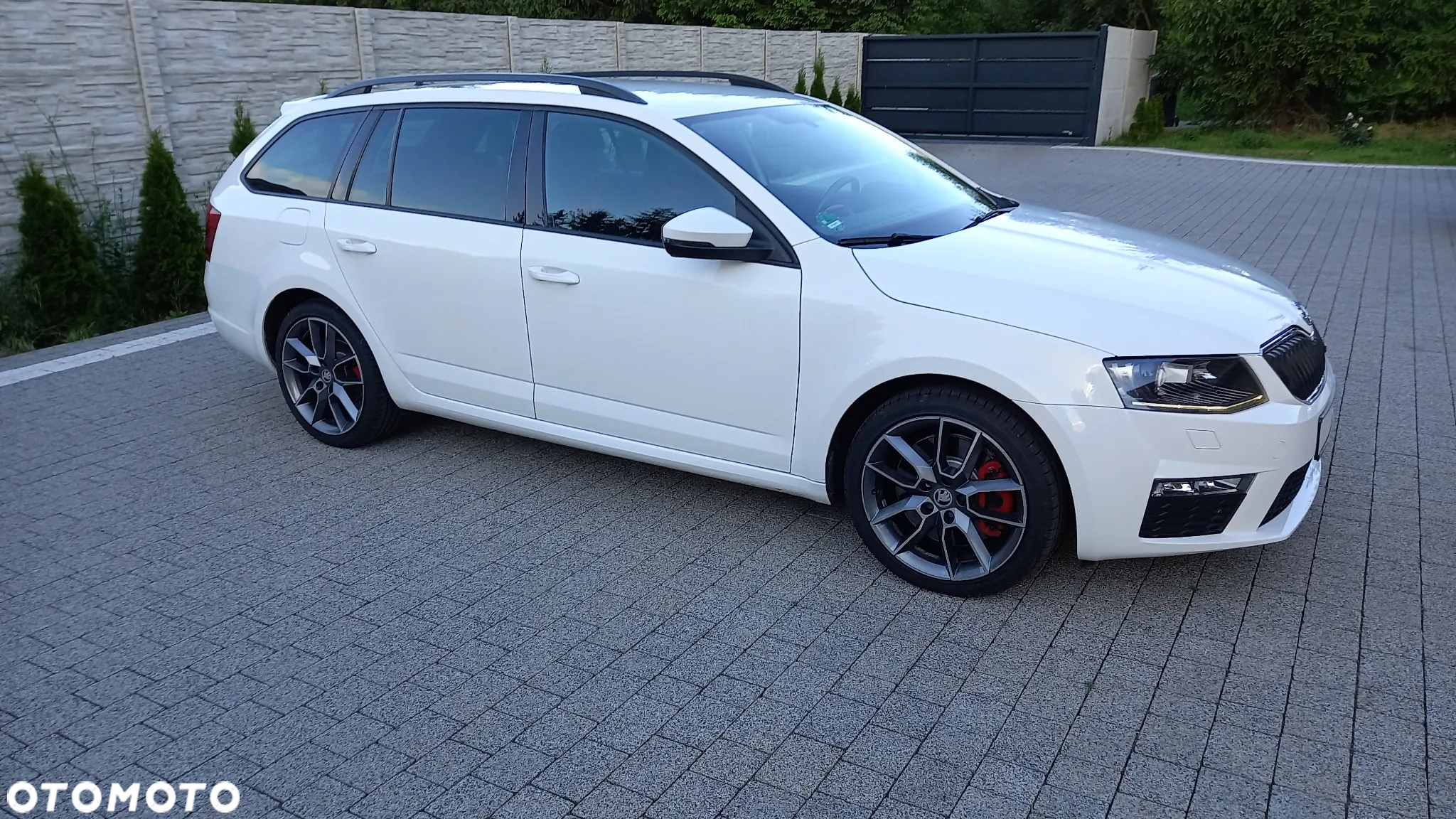 Skoda Octavia Combi 2.0 TDI RS - 10