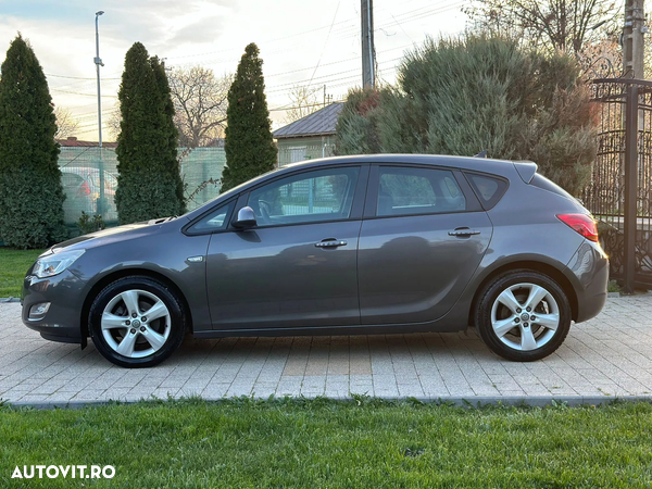 Opel Astra 1.7 CDTI ECOTEC Cosmo - 15