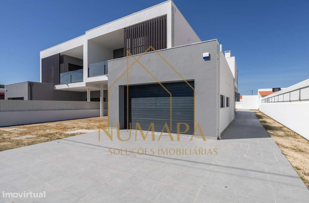 Moradia Nova T4 em Fernão Ferro - Grande imagem: 2/37