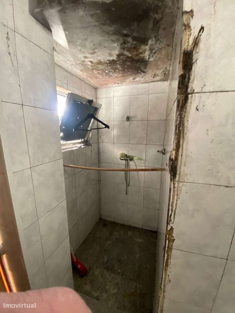 Moradia Geminada T1 p/ recuperar - Oportunidade! - Grande imagem: 5/10